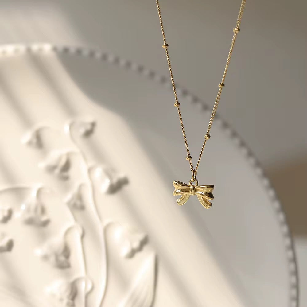 The " Waline" Bow Necklace