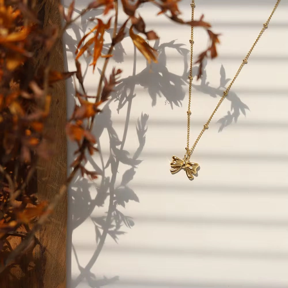 The " Waline" Bow Necklace
